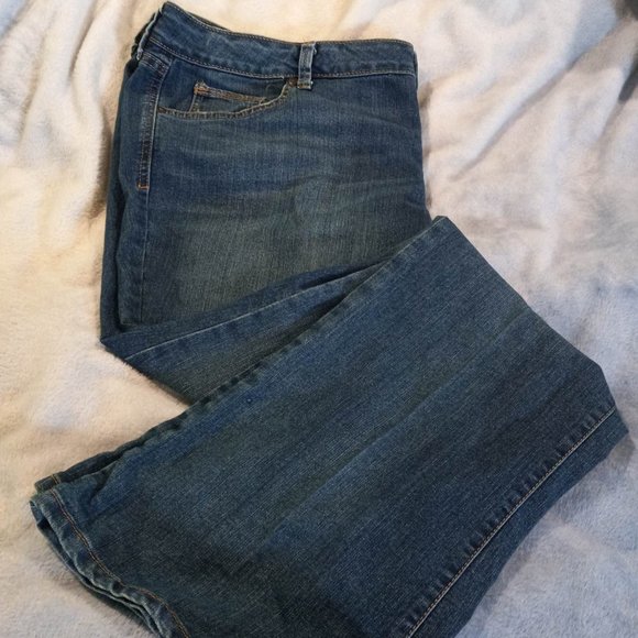 Style & Co Curvy and Boot Legg Jeans - Picture 2 of 4